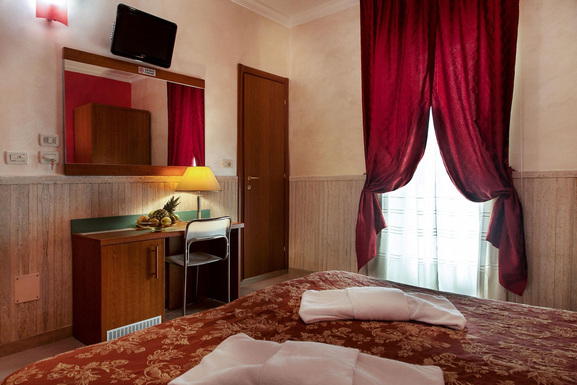 Hotel Pyramid Rom