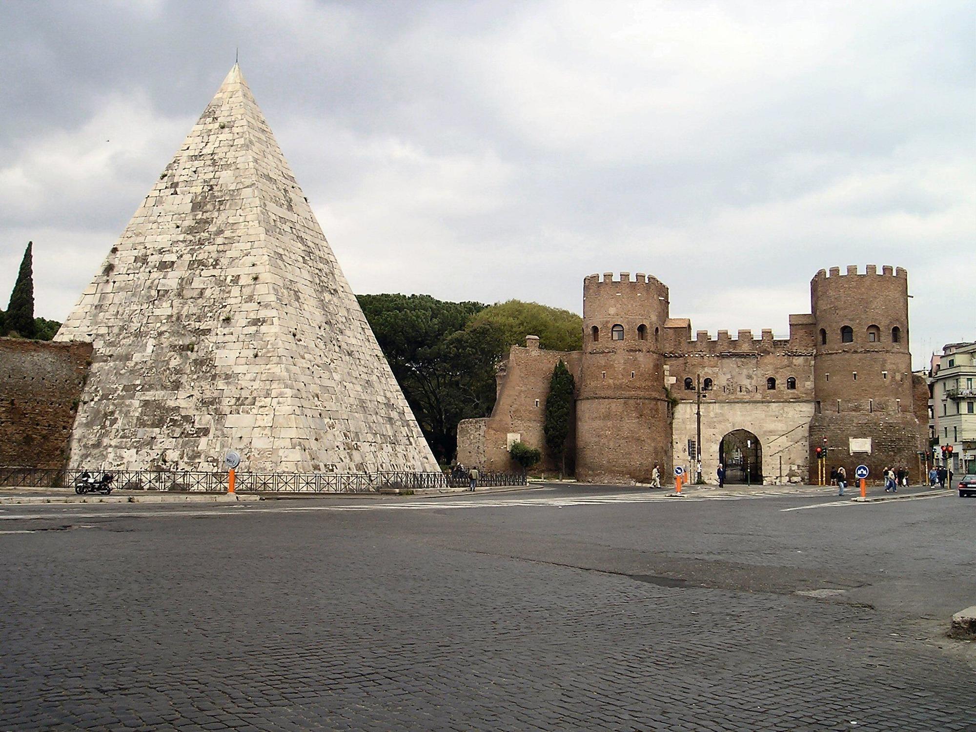 Hotel Pyramid Roma